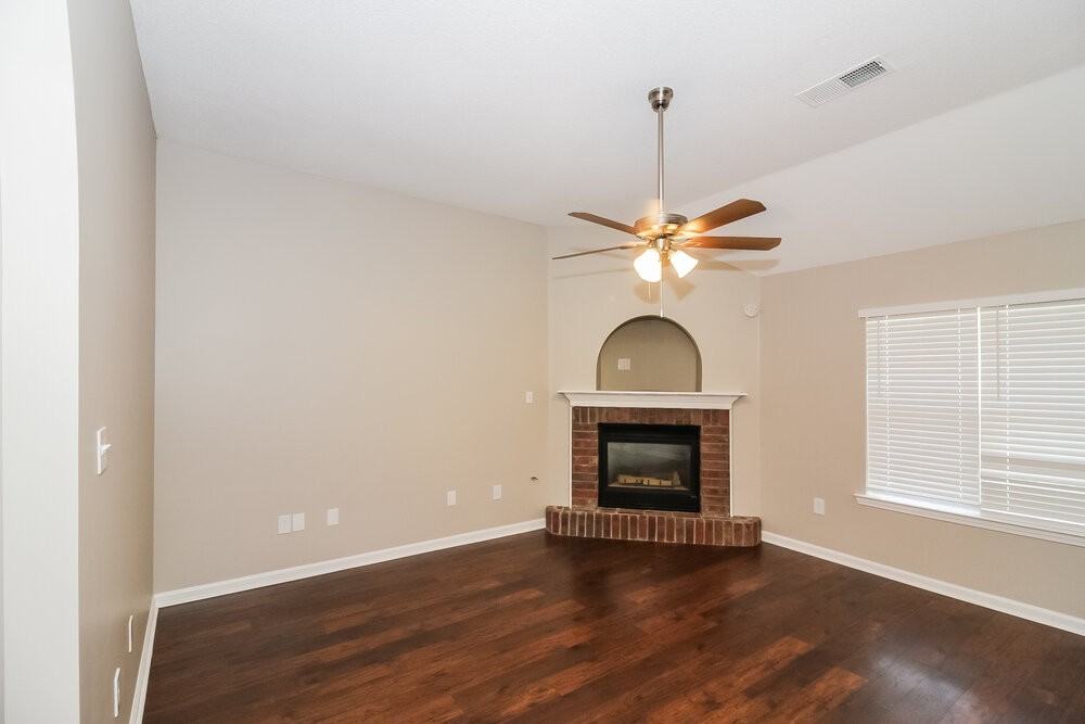 6178 Morgan Manor Dr E - Photo 4 of 15