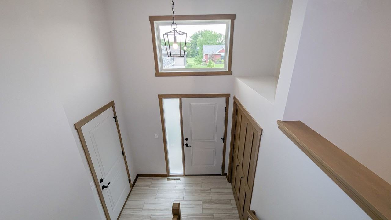 2201 Hadley Hills Dr Ne - Photo 3 of 35