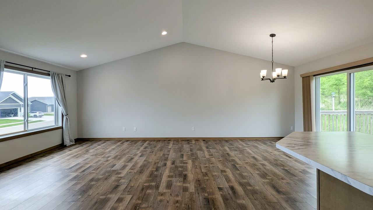 2201 Hadley Hills Dr Ne - Photo 4 of 35