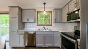 featured image of 2201 Hadley Hills Dr Ne