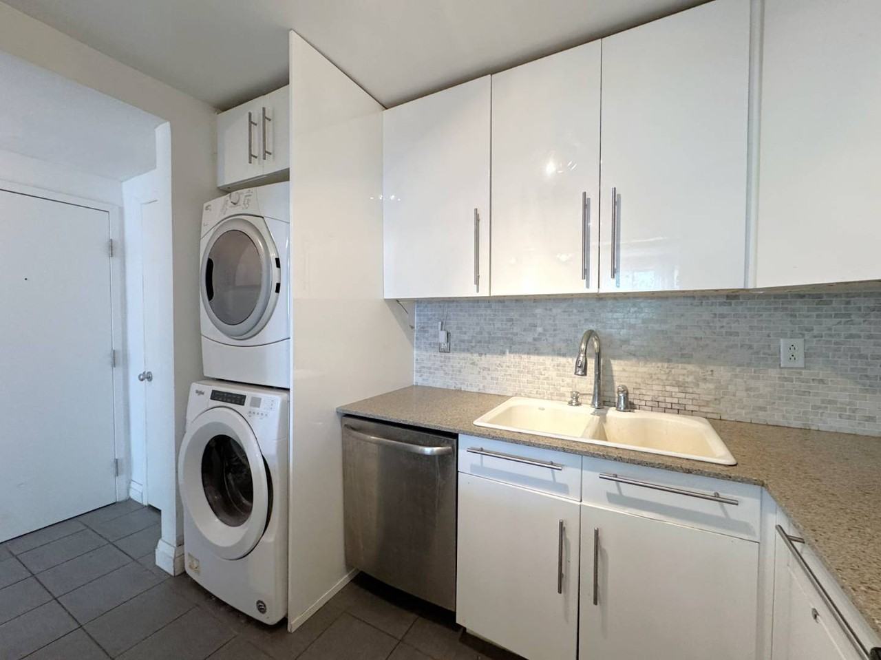 1175 Queen St E #B - Photo 3 of 19