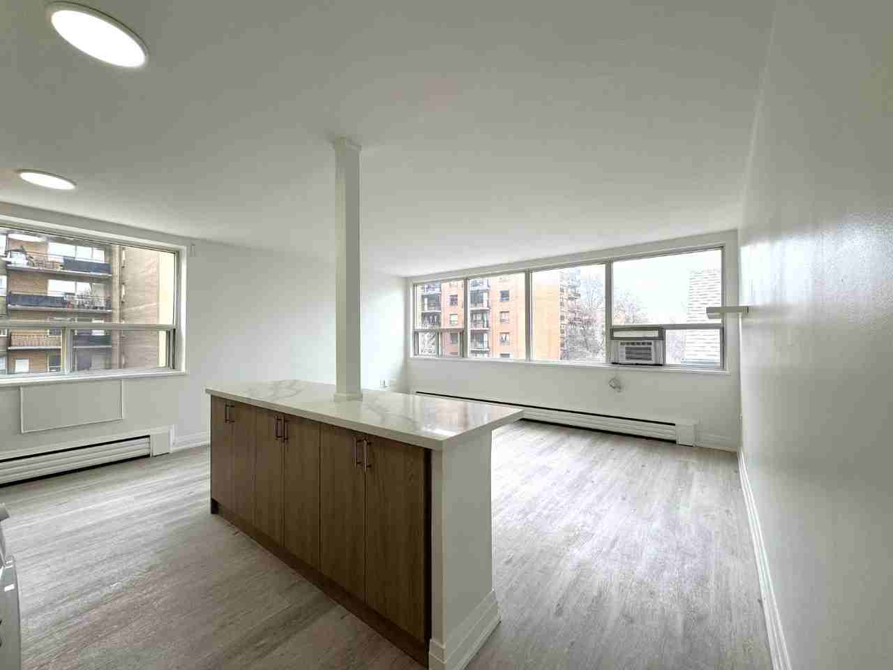 140 Springhurst Ave #U11