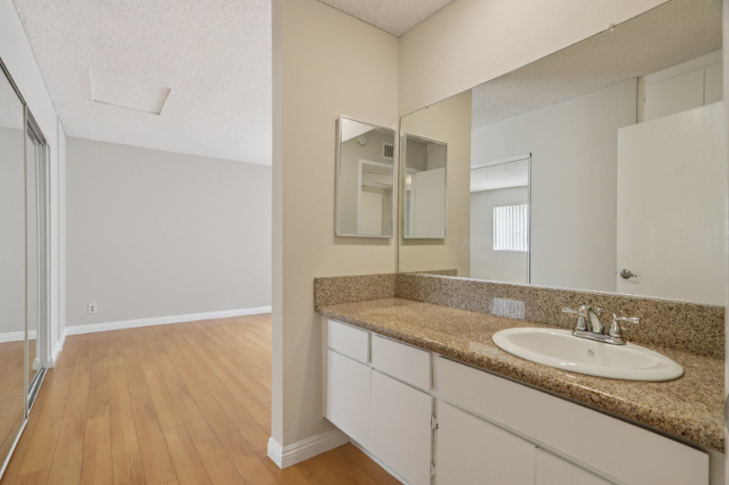 476 E Cypress Ave #G - Photo 7 of 15