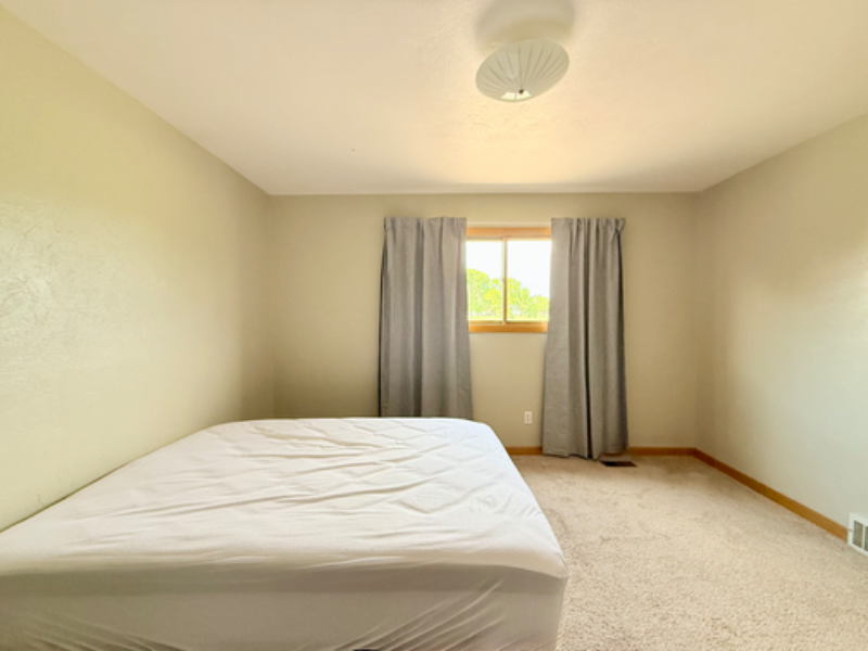 301 W Mangrum Dr - Photo 6 of 31