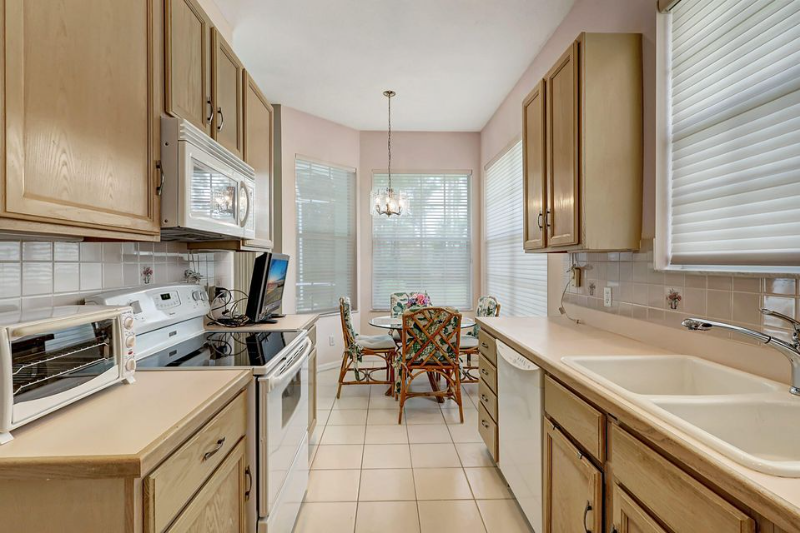 414 Sw Fairway Lndg - Photo 3 of 16