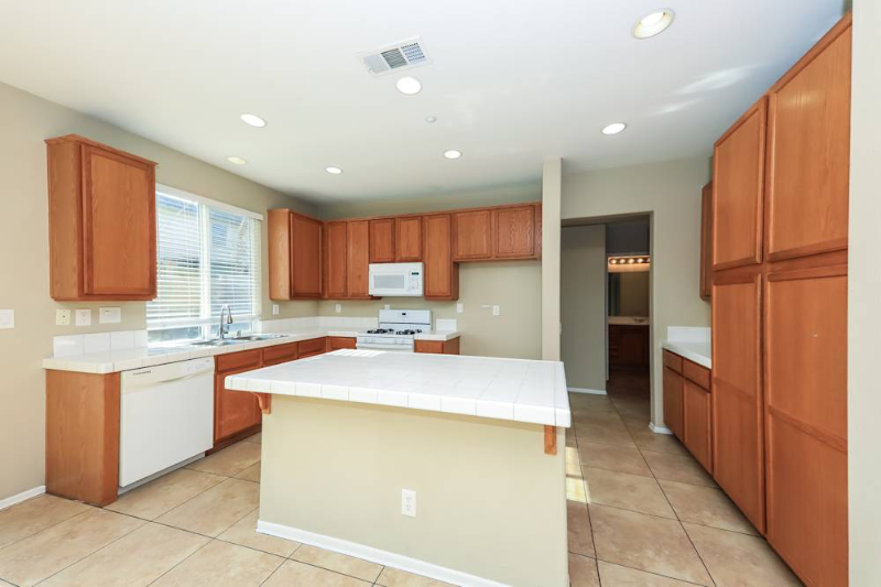 6932 Lisa Dr - Photo 2 of 12