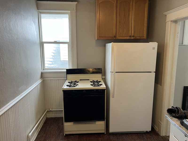 1605 N Madison St #8 - Photo 3 of 6