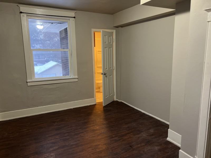 1605 N Madison St #8 - Photo 5 of 6