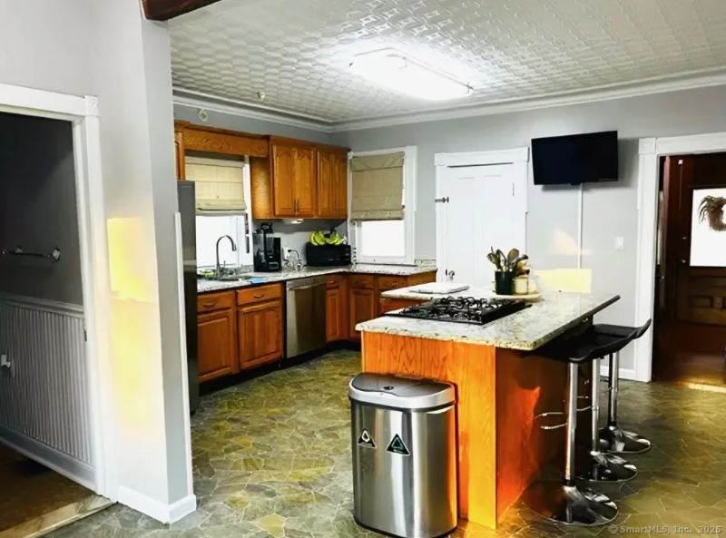 92 Curtiss St - Photo 3 of 14