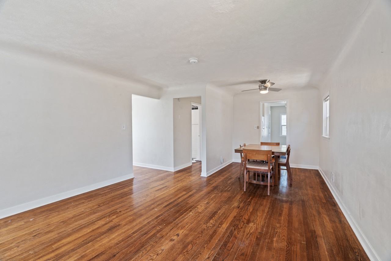 104 South Oak Street #1 - Photo 4 of 9