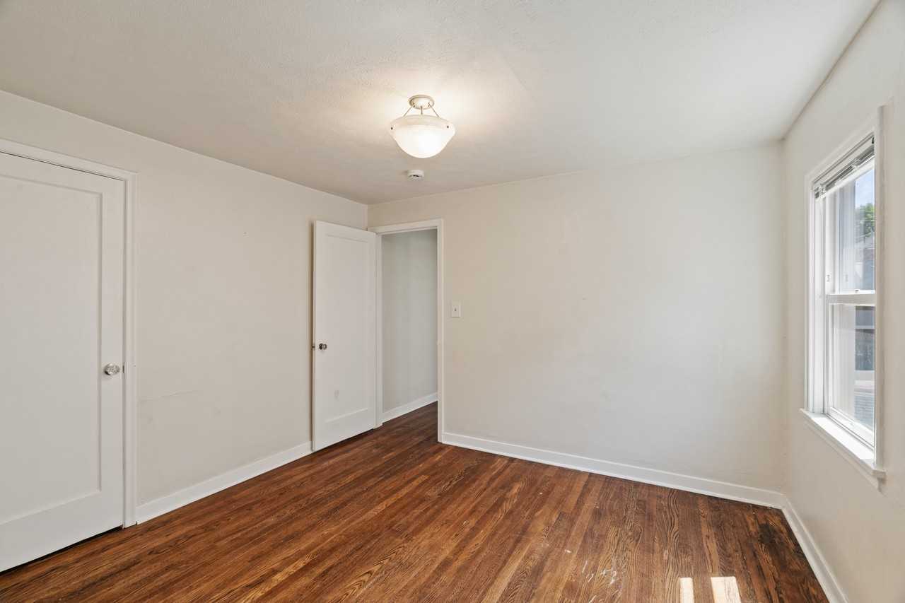 104 South Oak Street #1 - Photo 6 of 9