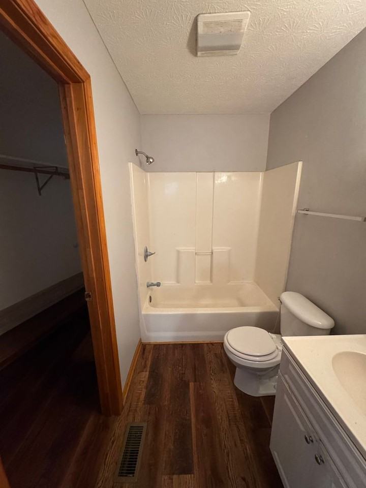 1616 Edgecombe Ave - Photo 5 of 12