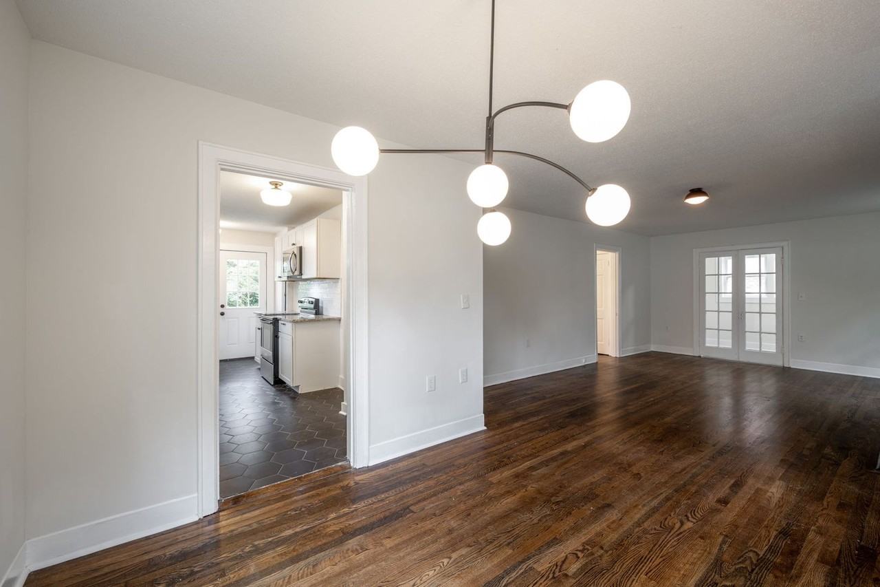 165 Hunt Ave - Photo 5 of 20