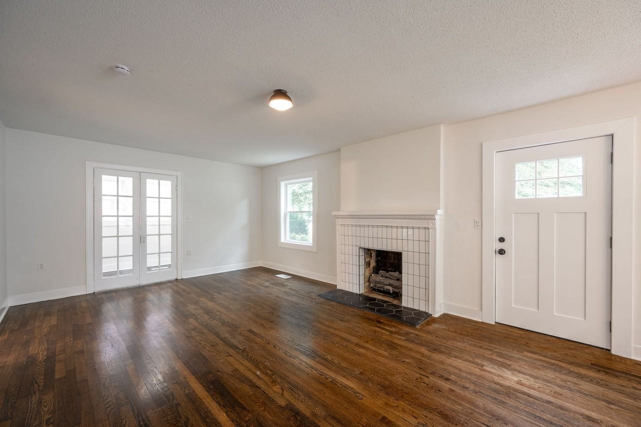 165 Hunt Ave - Photo 7 of 20