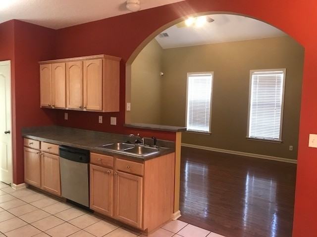 9085 Chimneyrock Blvd - Photo 5 of 11