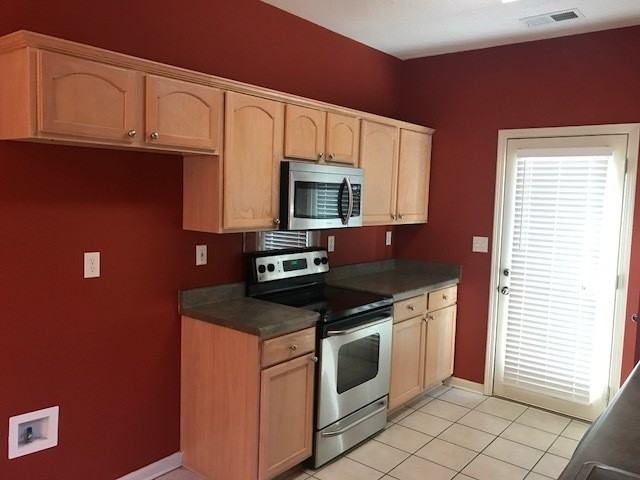 9085 Chimneyrock Blvd - Photo 6 of 11