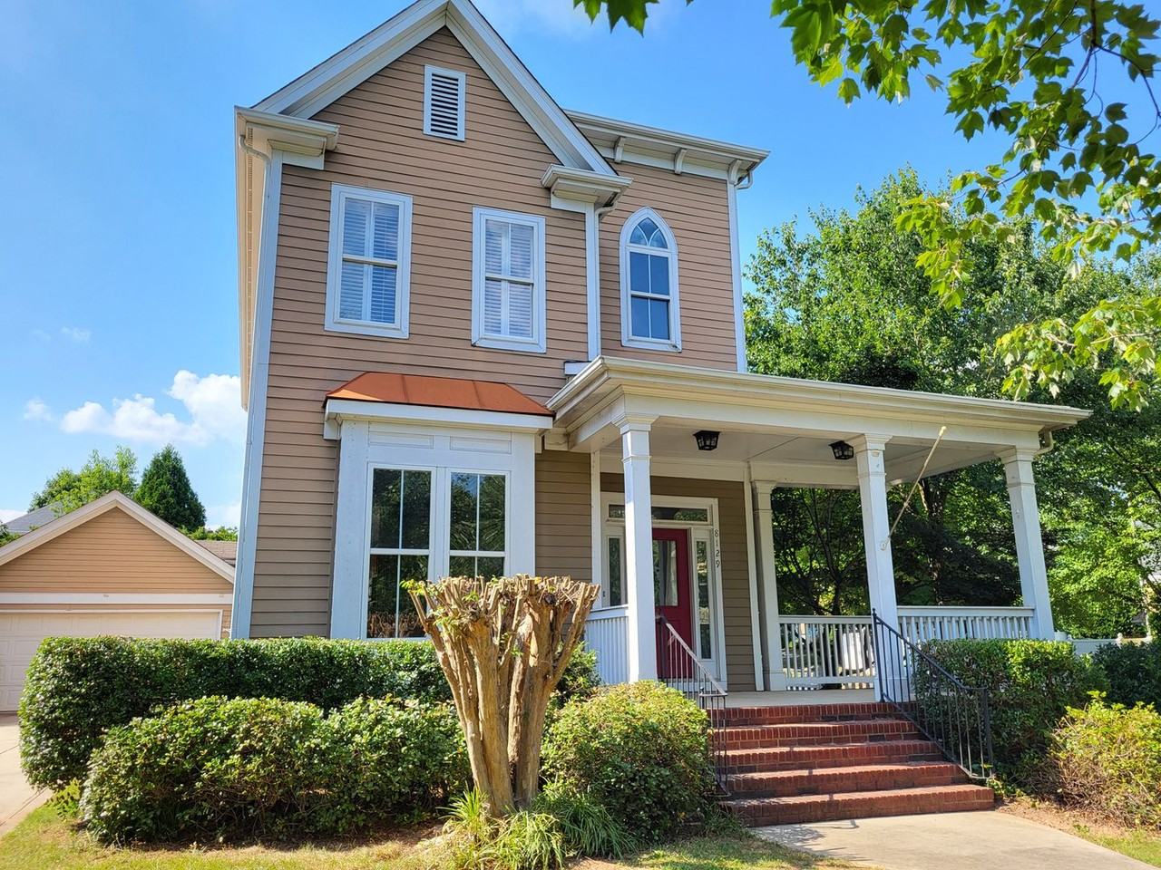 8129 Parkton Gate Dr - Photo 2 of 24