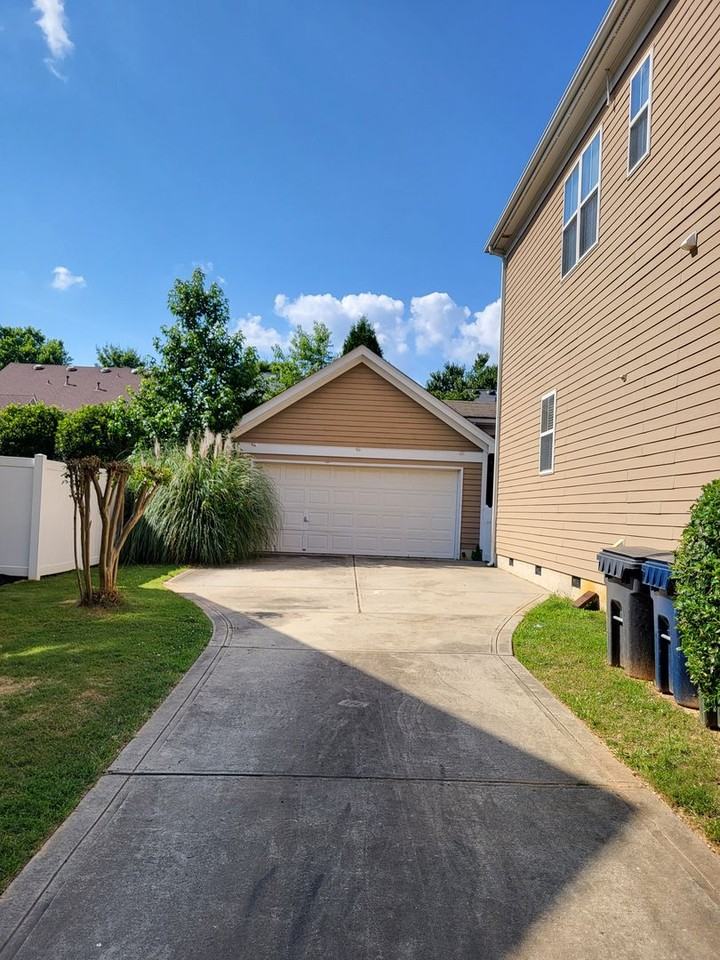 8129 Parkton Gate Dr - Photo 3 of 24