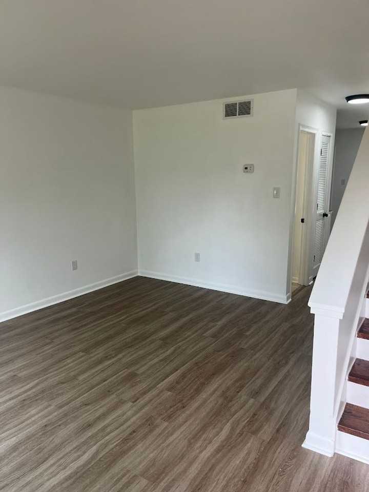 1 S Anderson Ave #D - Photo 2 of 10