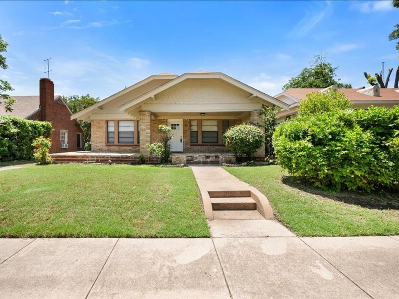 924 E Mulkey St - Photo 2 of 30