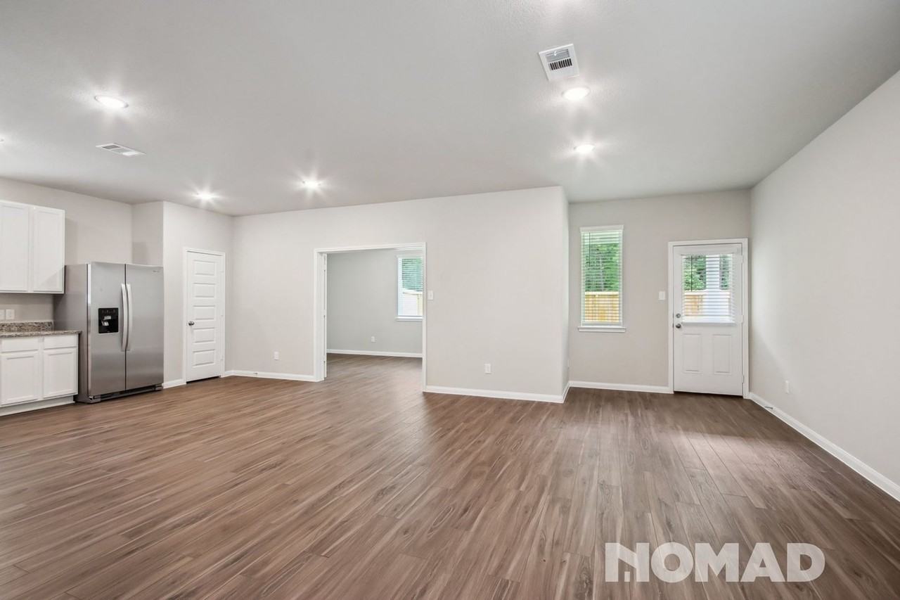 1401 Mount Blanc Path - Photo 3 of 27