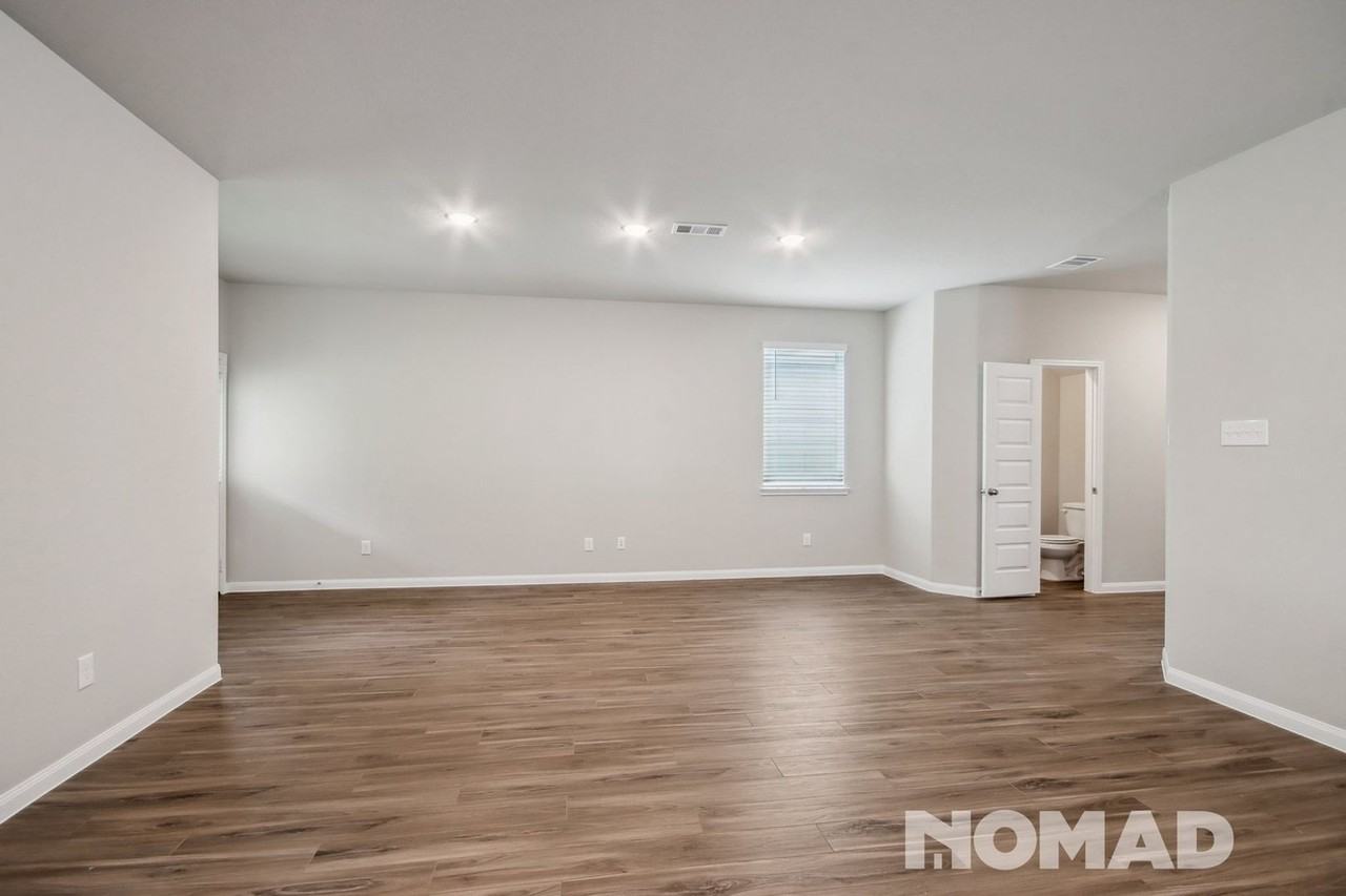 1401 Mount Blanc Path - Photo 4 of 27