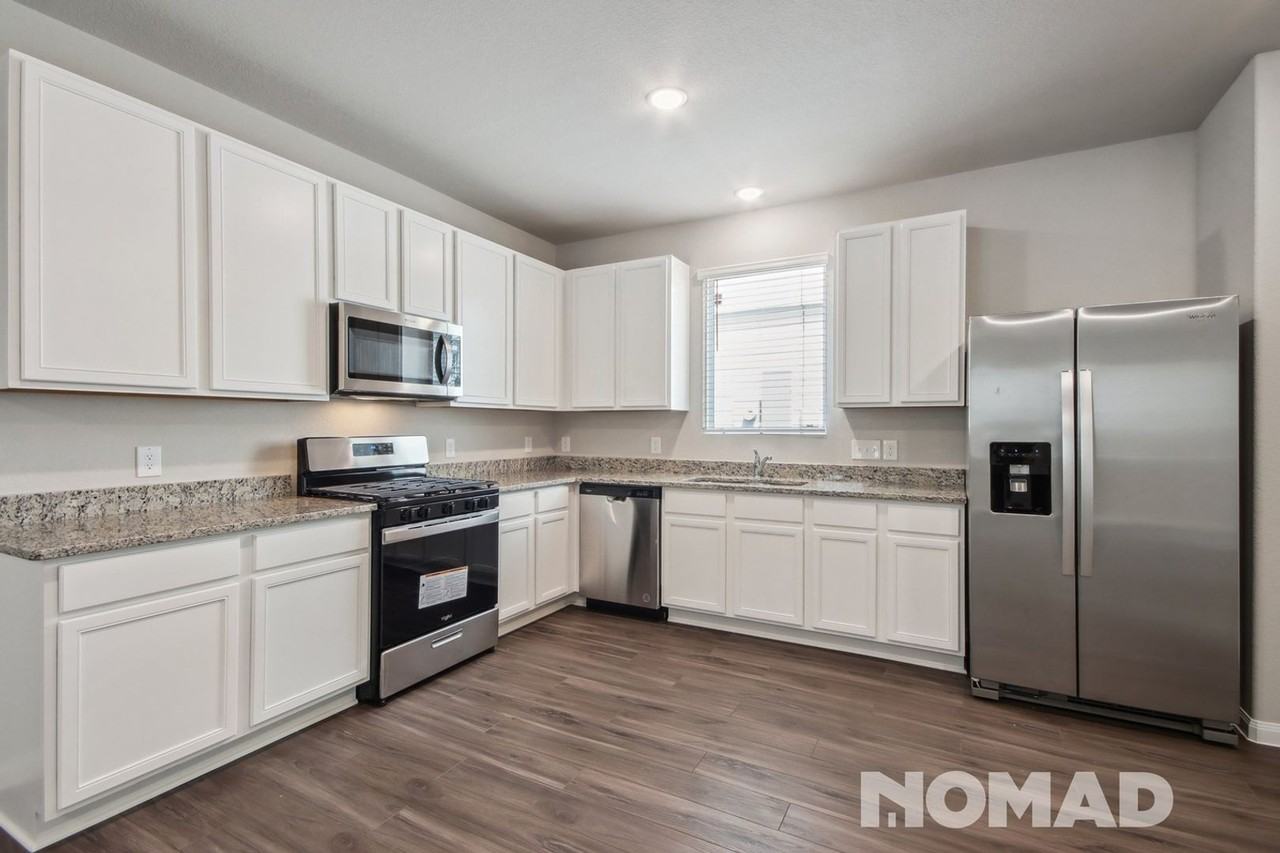 1401 Mount Blanc Path - Photo 7 of 27