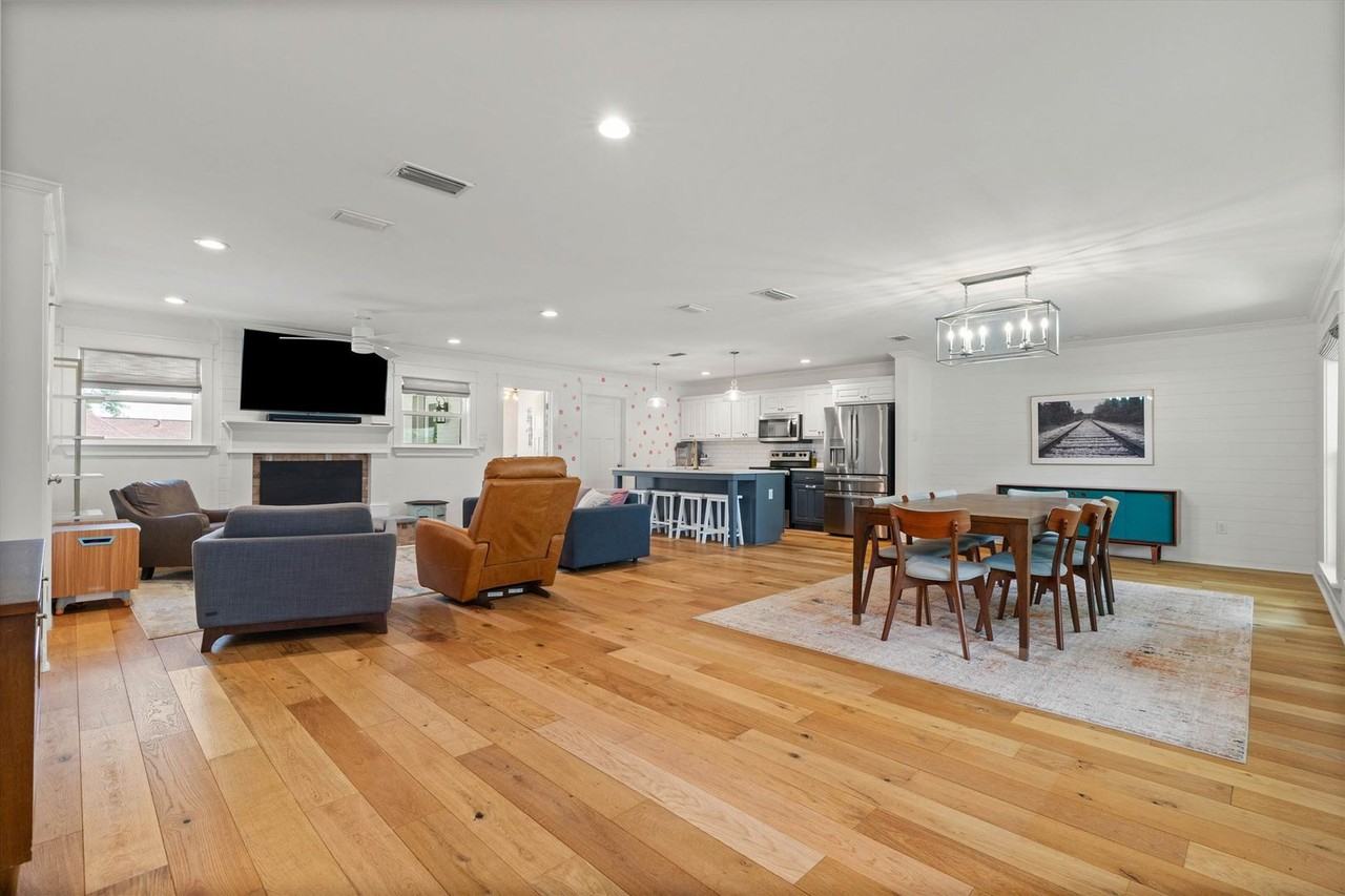 6404 Cathedral Way - Photo 2 of 21