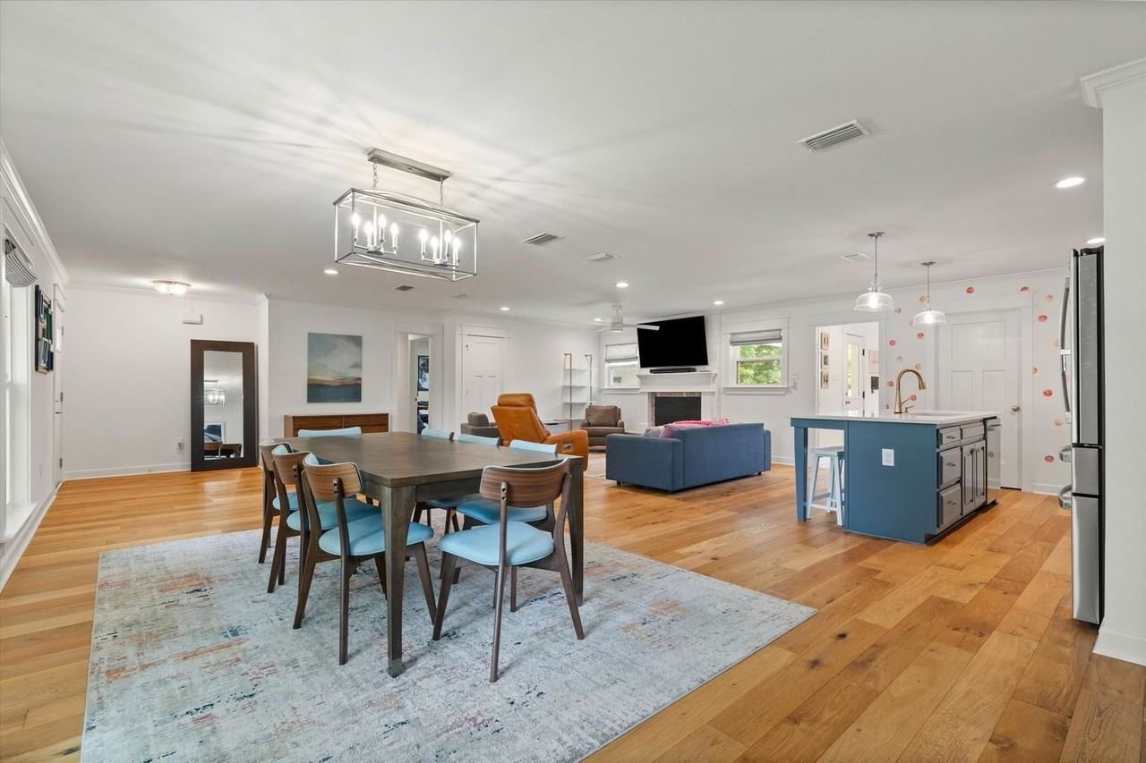 6404 Cathedral Way - Photo 3 of 21