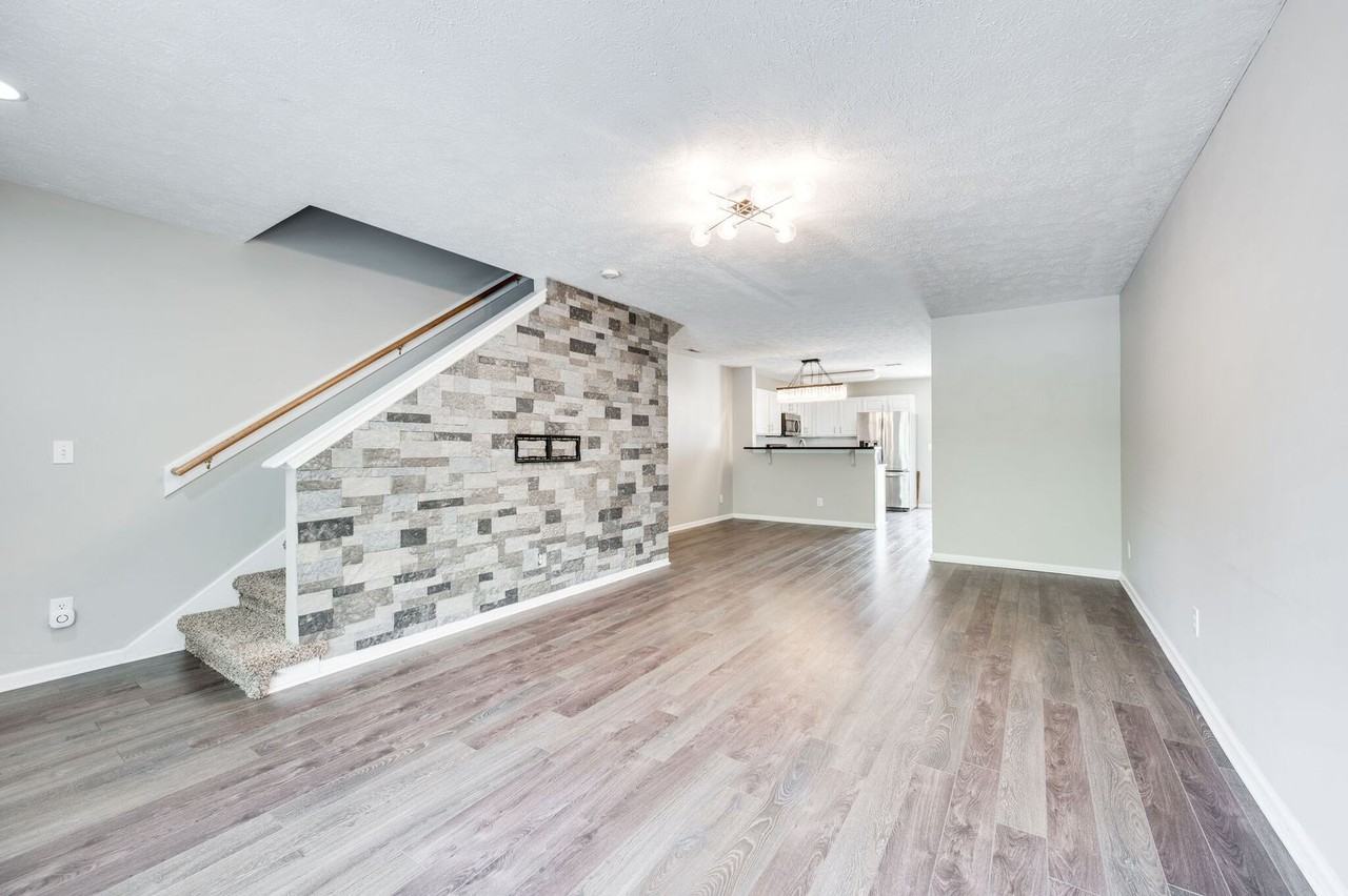 209 Shadow Glen Dr - Photo 7 of 33