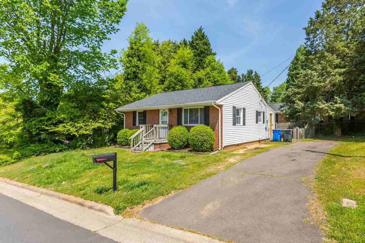 208 Oakhurst St - Photo 2 of 23