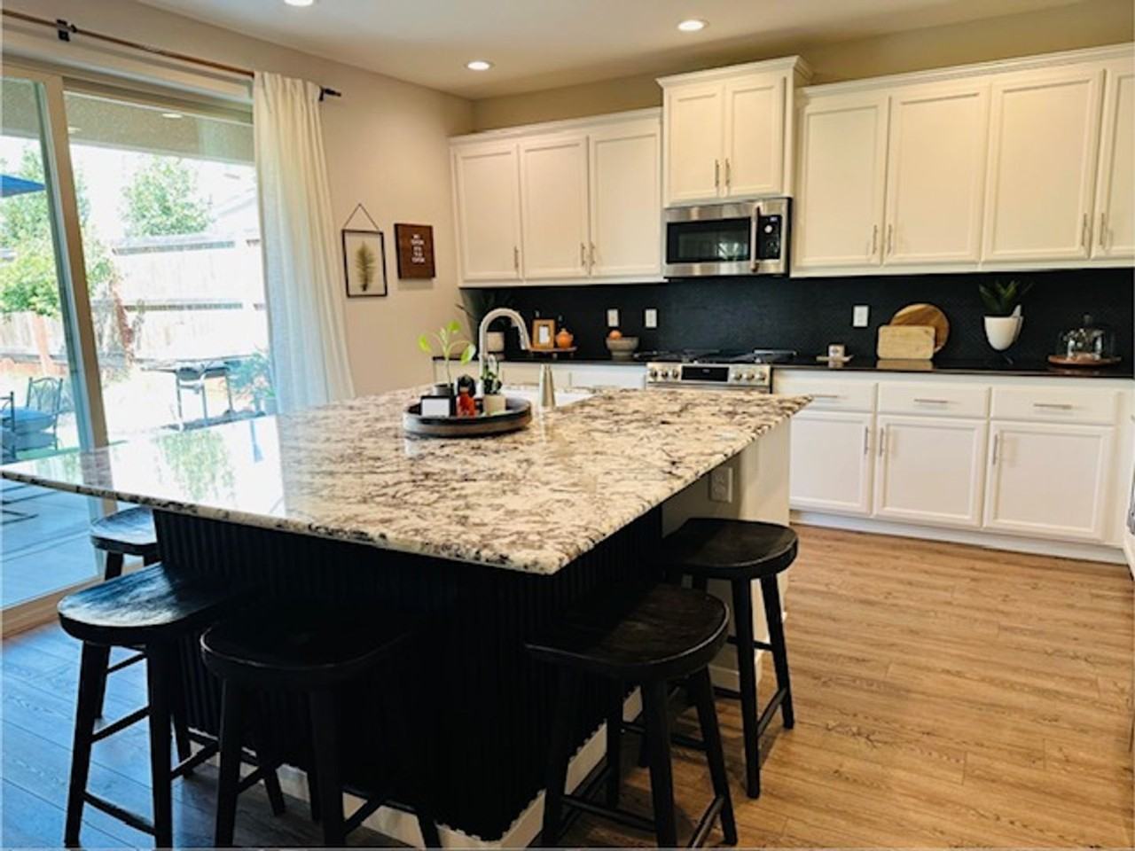 4313 4313 Horizon Dr. - Photo 2 of 30