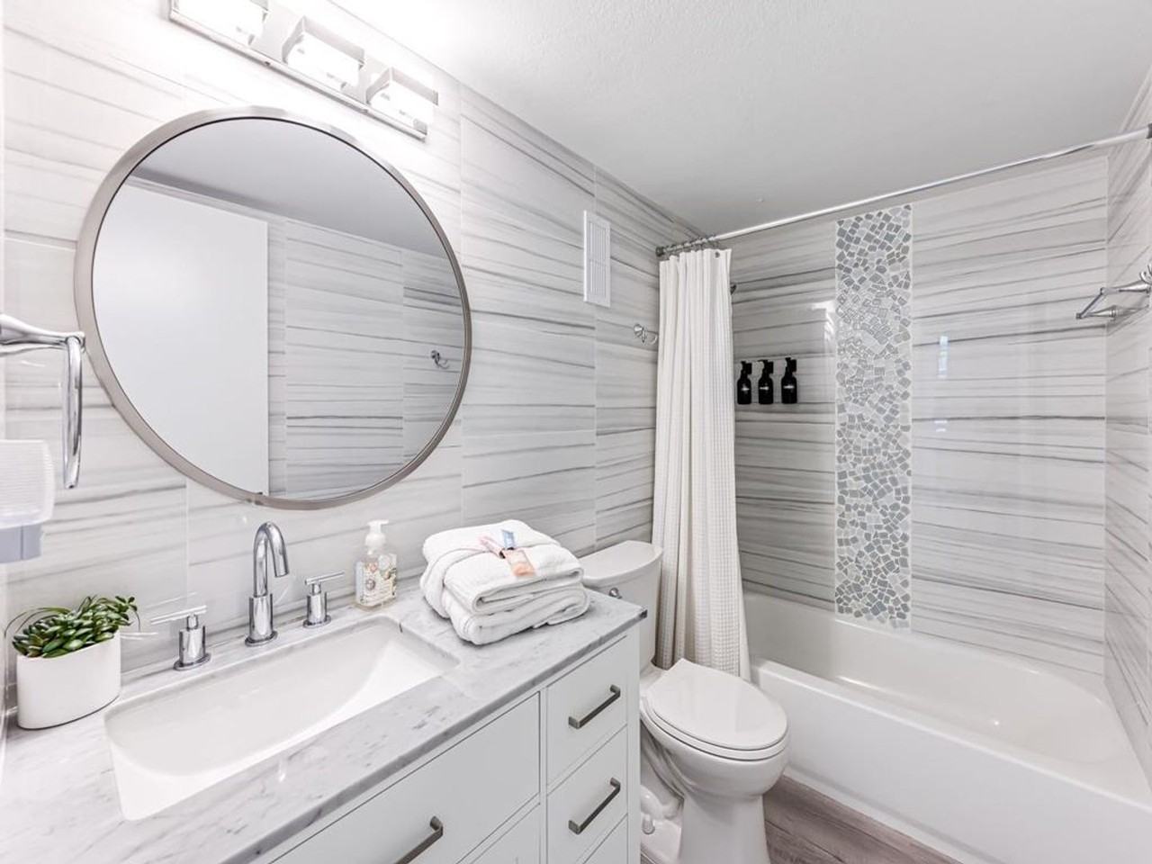 380 Seaview Ct - Photo 7 of 15