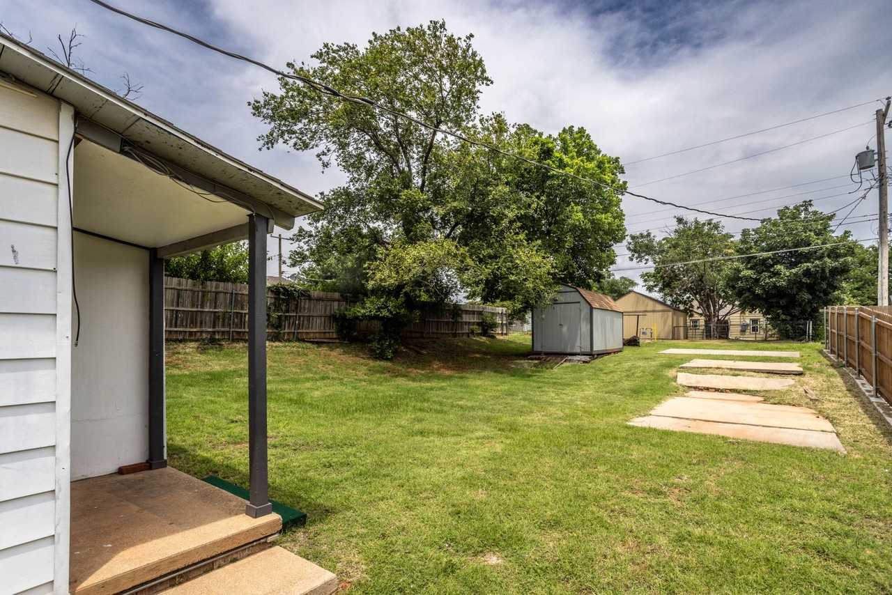 616 N 4th St - Photo 2 of 12