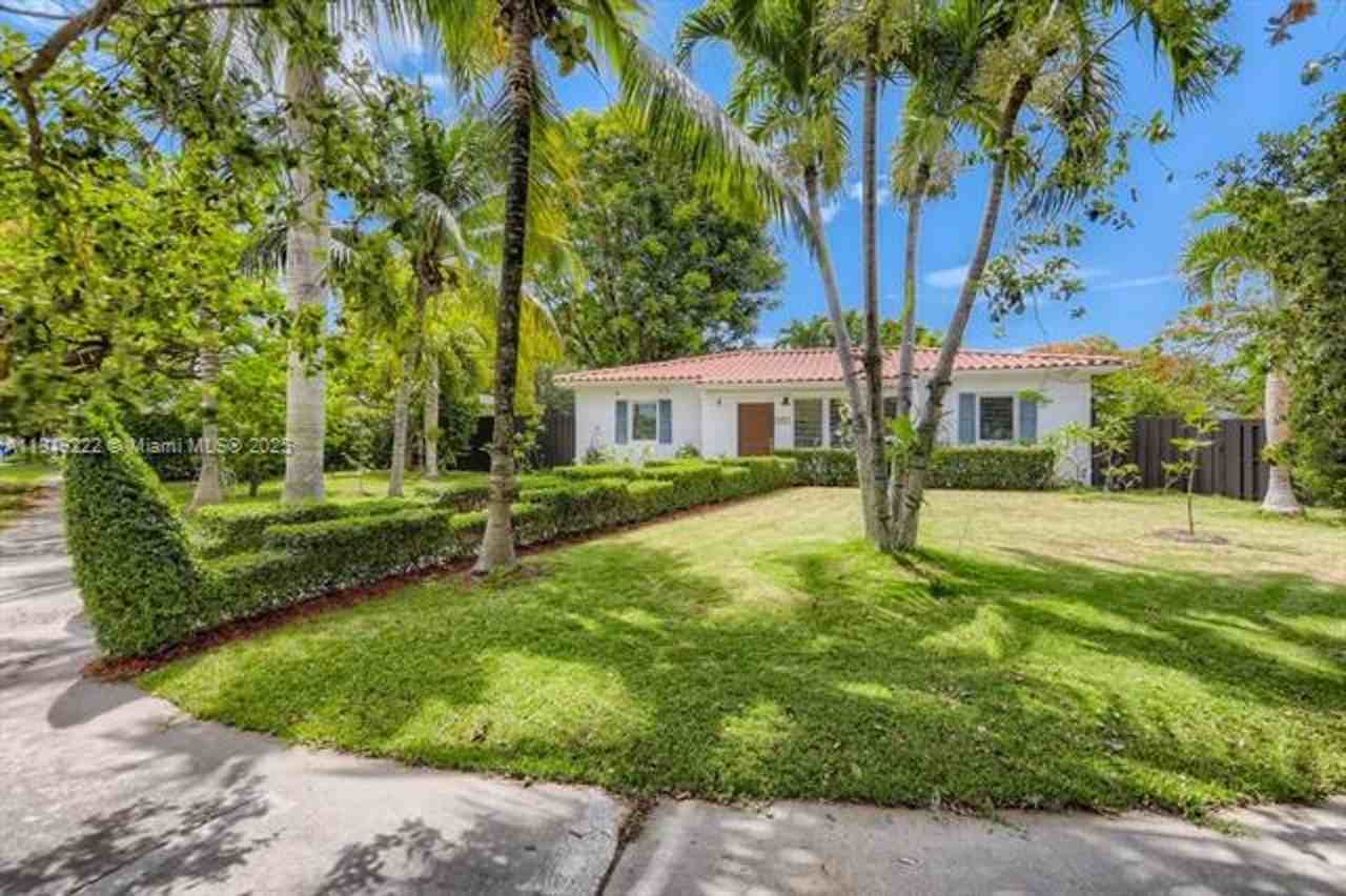 6890 Sw 51st St #0 - Photo 2 of 32