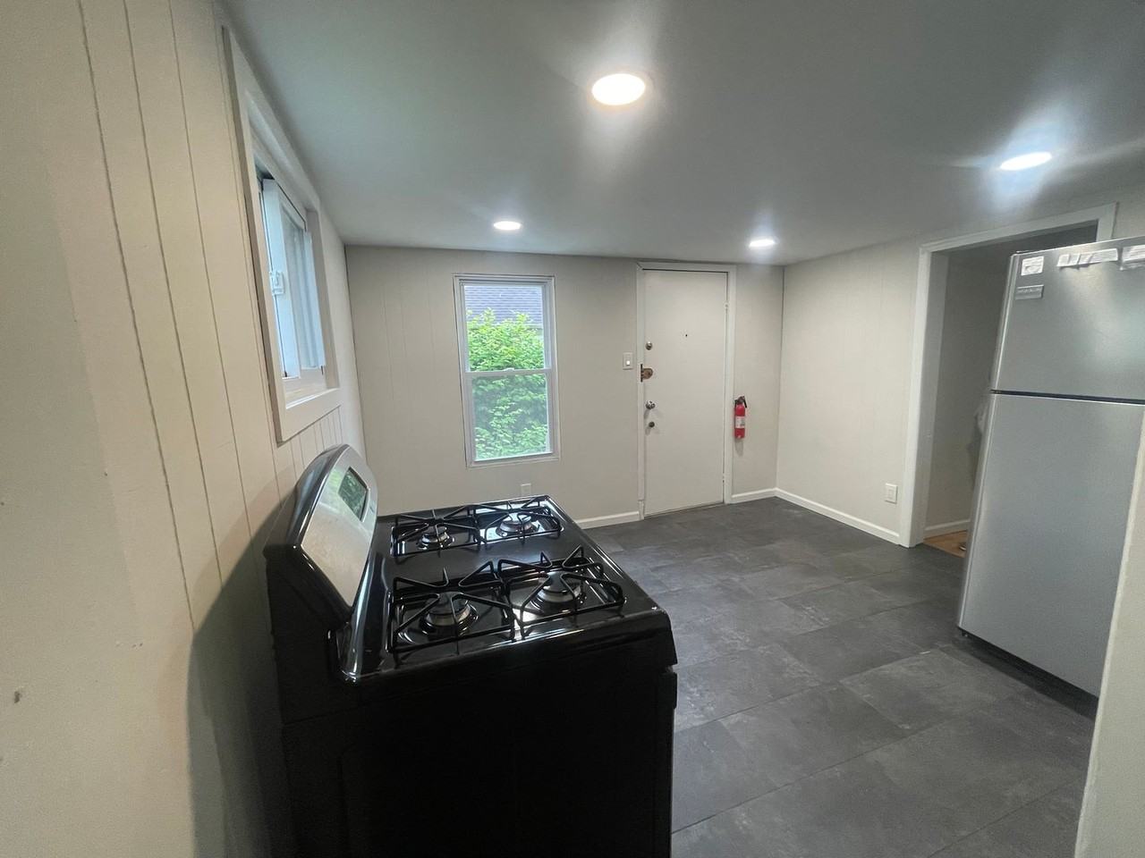 1822A N Warren Ave - Photo 4 of 18