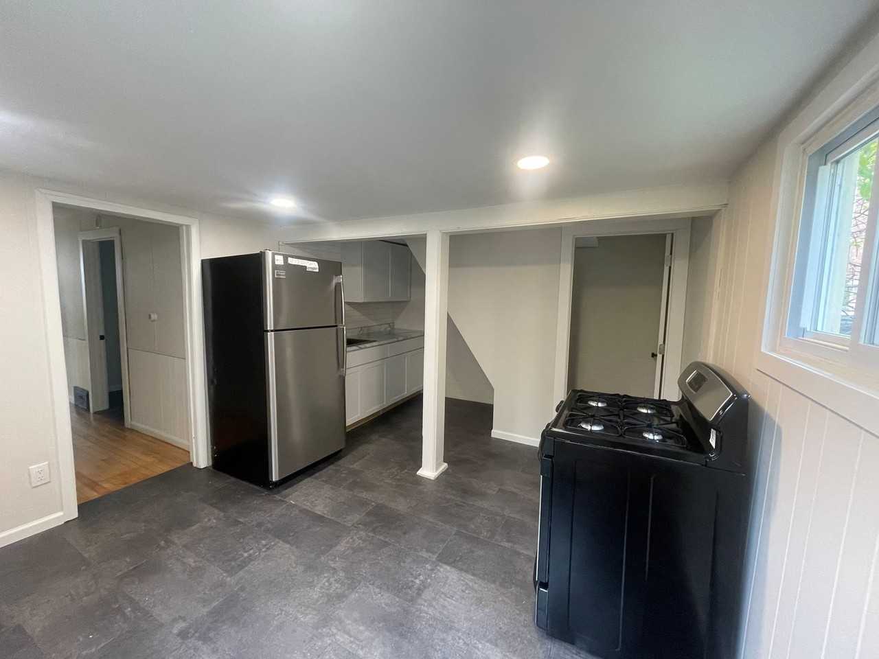 1822A N Warren Ave - Photo 5 of 18