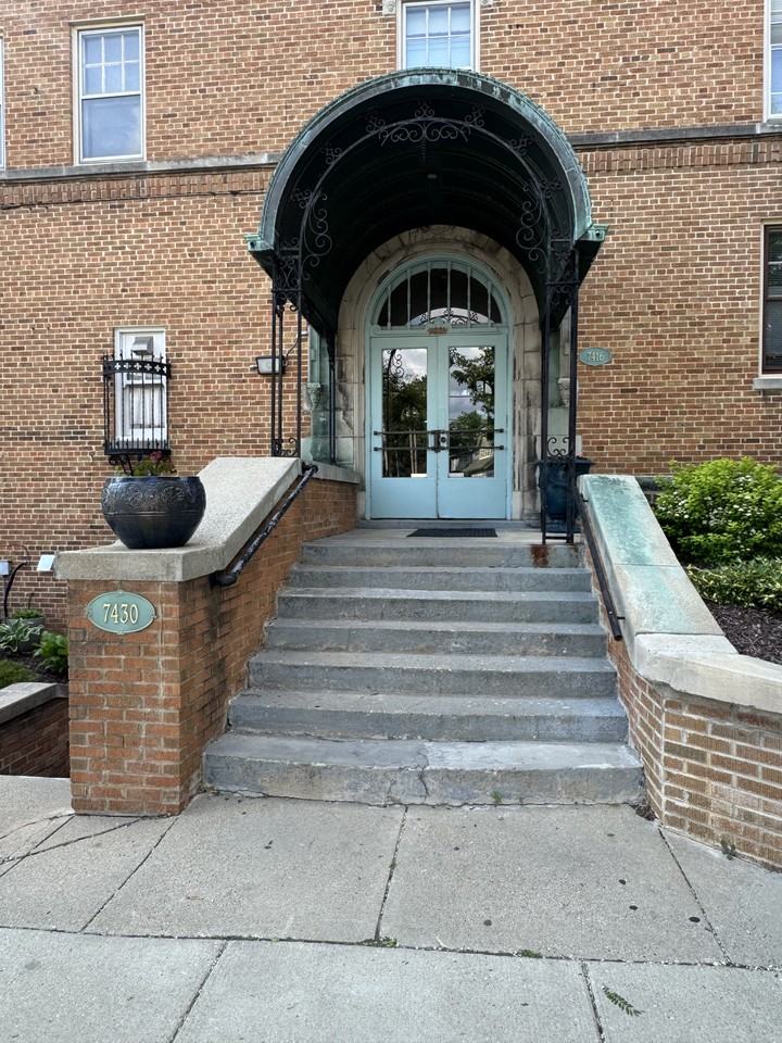 7416 Harwood Ave #305