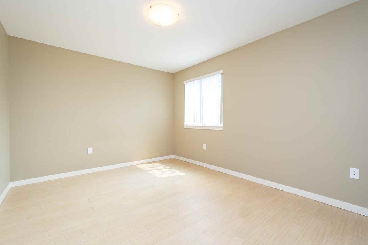 203 6th St #2 - Photo 3 of 18