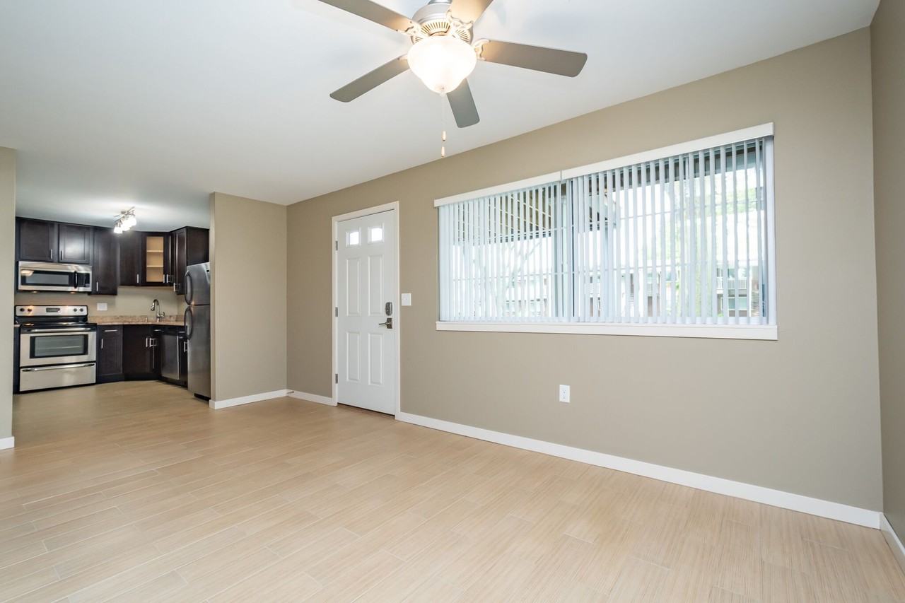 203 6th St #2 - Photo 7 of 18