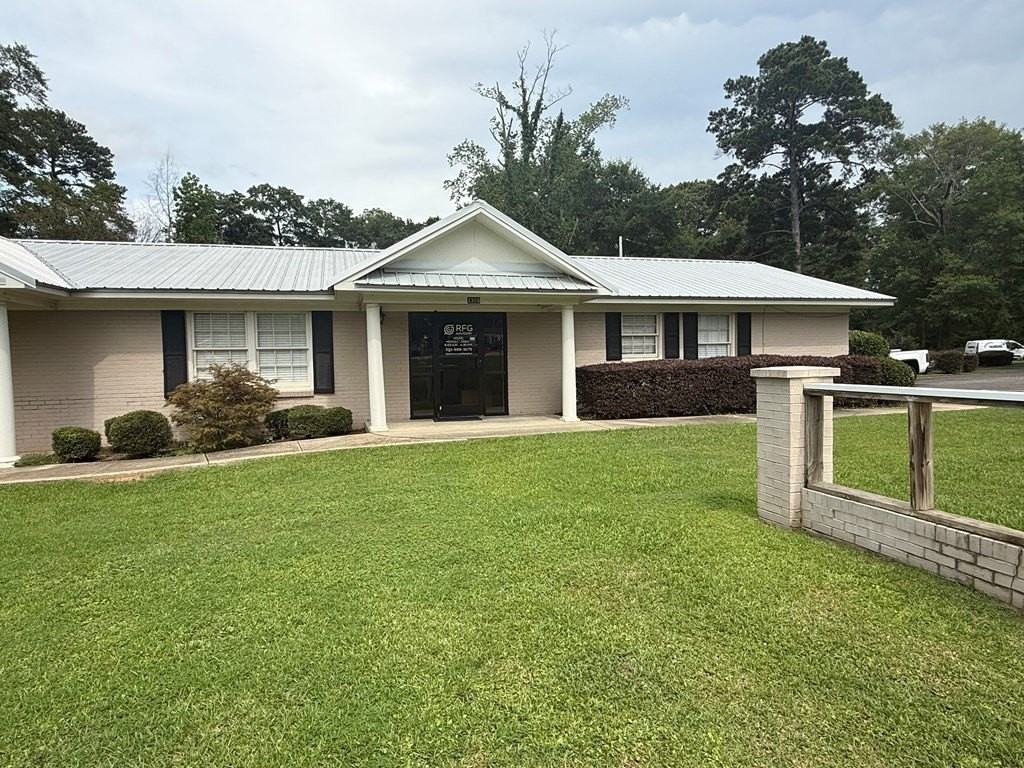 3306 Ross Clark Cir - Photo 3 of 10