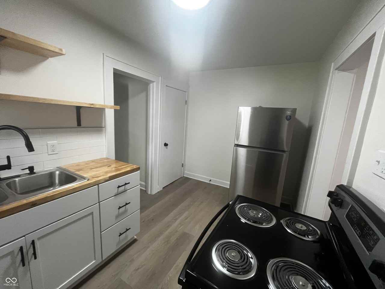 1504 N Gladstone Ave - Photo 6 of 19