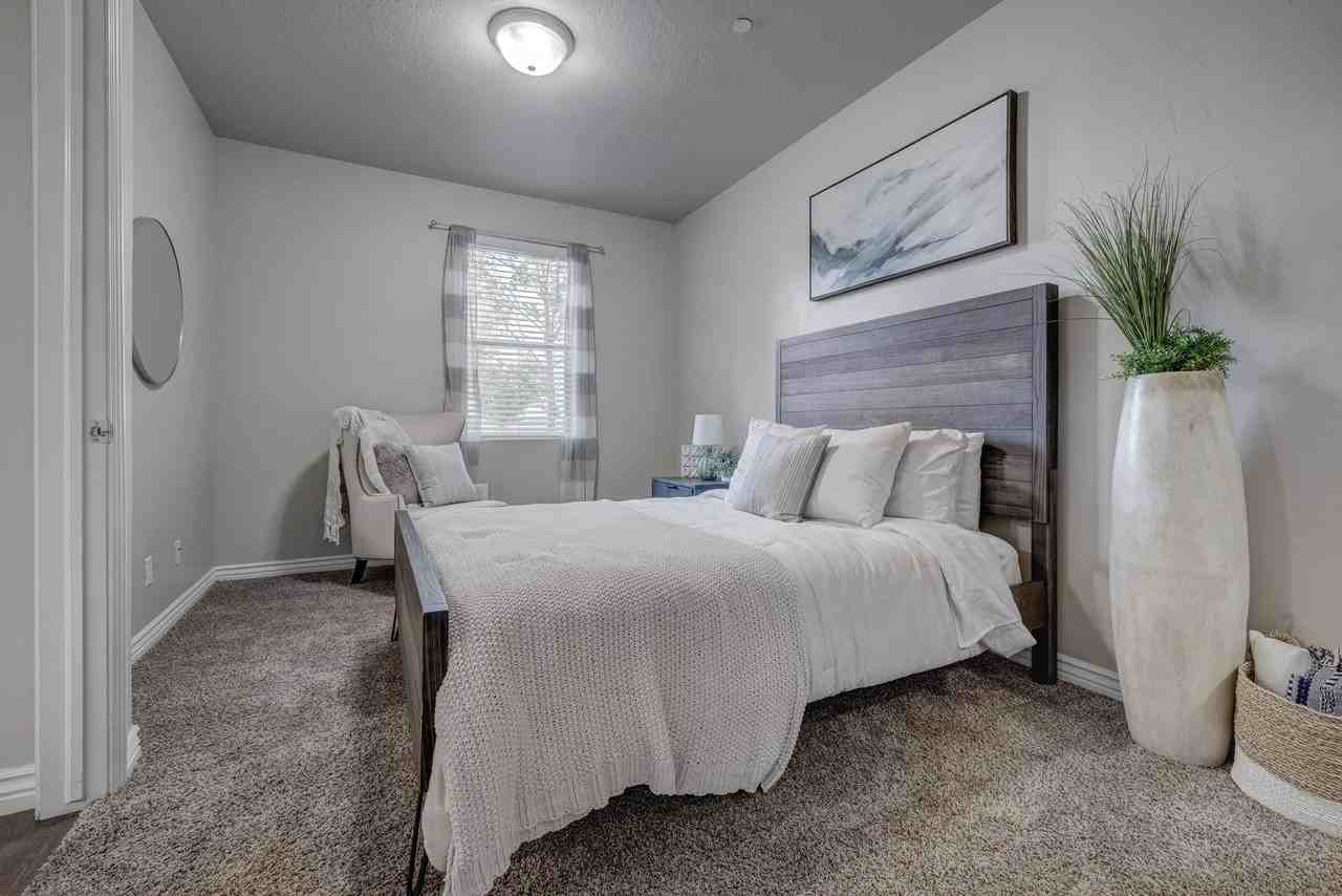 Pinnacle Highbury - Photo 2 of 32