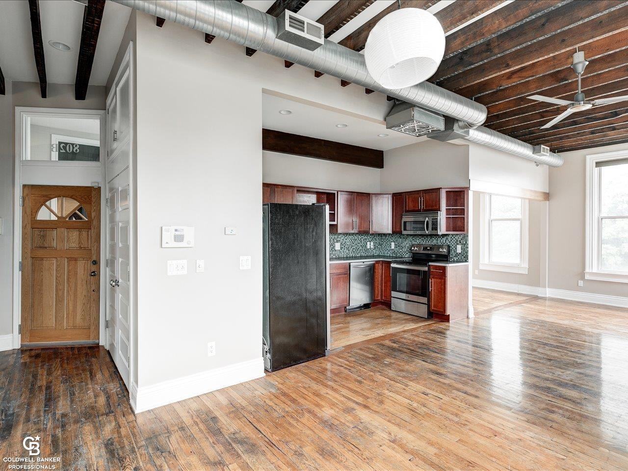 802 Lapeer Avenue - Photo 3 of 11