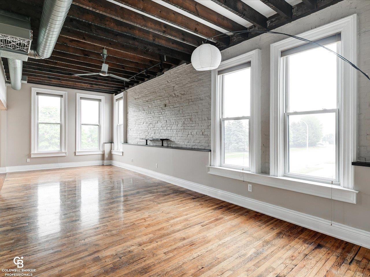 802 Lapeer Avenue - Photo 4 of 11