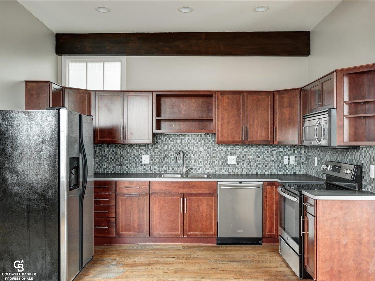 802 Lapeer Avenue - Photo 5 of 11