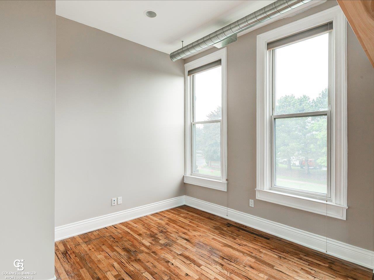 802 Lapeer Avenue - Photo 7 of 11