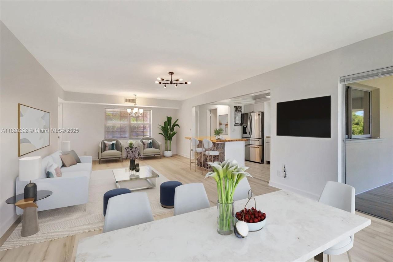 5540 Tamberlane Cir - Photo 3 of 21