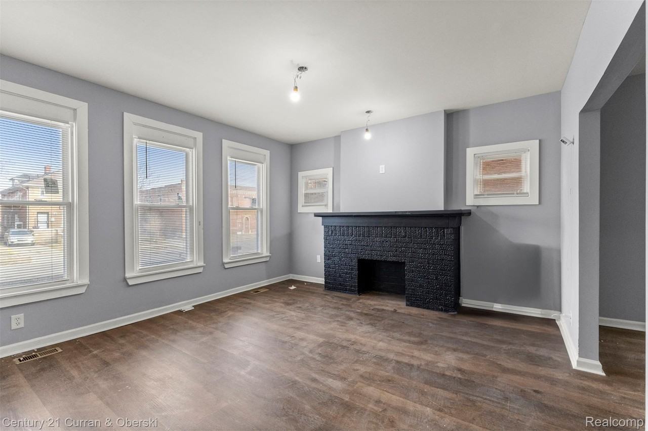 2633 Monterey St - Photo 3 of 28