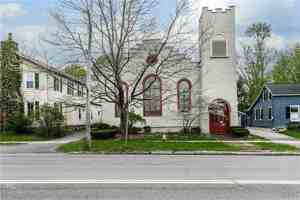 featured image of 304 E Genesee St